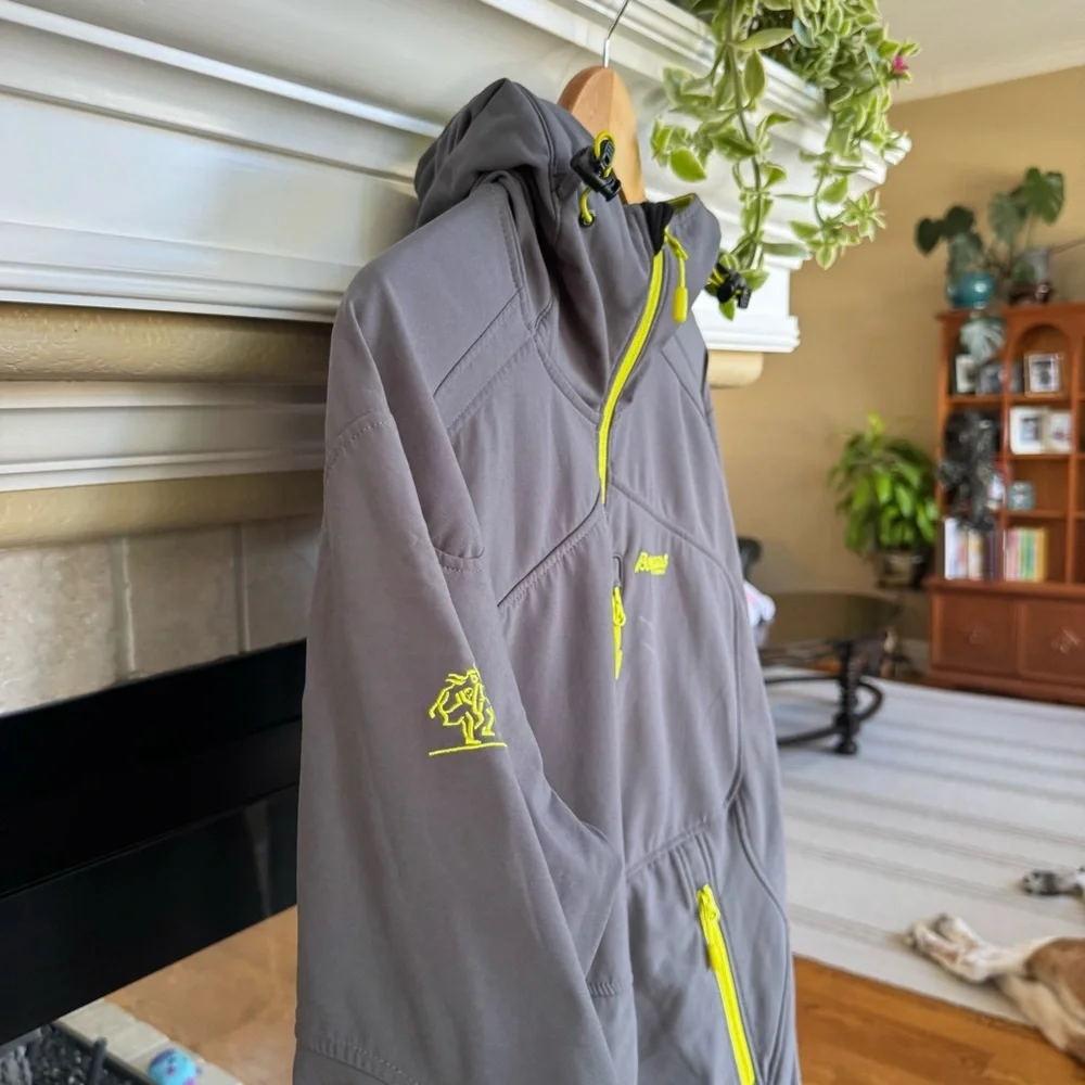 Bergans of Norway Ski Jacket Soft Shell Grey and Green‎ Large